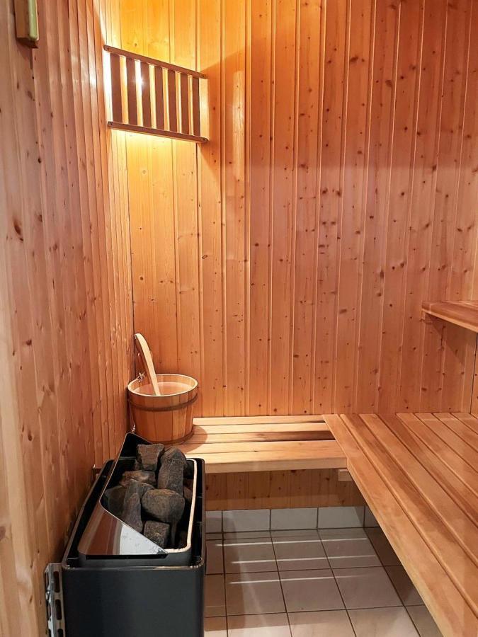 Das Puppenhaus, Reetdach, Sauna, Kamin, Eingezaeunt, Badewanne, Haustiere Willkommen Emmelsbull-Horsbull Luaran gambar