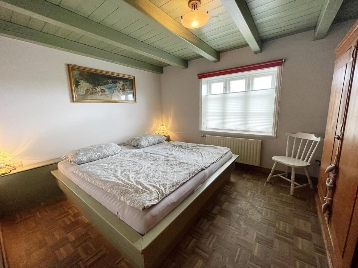 Das Puppenhaus, Reetdach, Sauna, Kamin, Eingezaeunt, Badewanne, Haustiere Willkommen Emmelsbull-Horsbull Luaran gambar