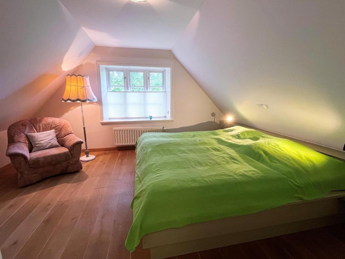 Das Puppenhaus, Reetdach, Sauna, Kamin, Eingezaeunt, Badewanne, Haustiere Willkommen Emmelsbull-Horsbull Luaran gambar