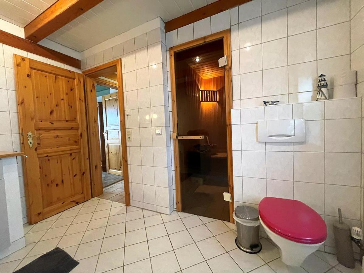 Das Puppenhaus, Reetdach, Sauna, Kamin, Eingezaeunt, Badewanne, Haustiere Willkommen Emmelsbull-Horsbull Luaran gambar
